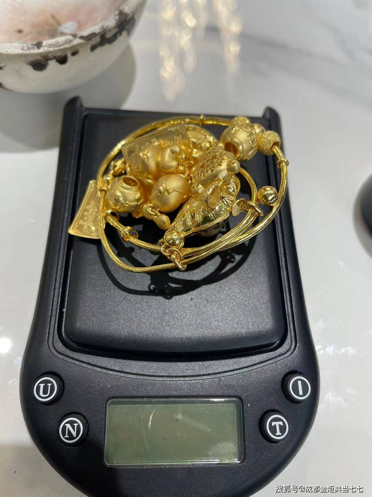 详细阅读:余姚最新24小时上门回收金价方法分析(最方便真实的余姚24小时上门回收黄金方法) 余姚最新24小时上门回收金价方法分析(最方便真实的余姚24小时上门回收黄金方法)